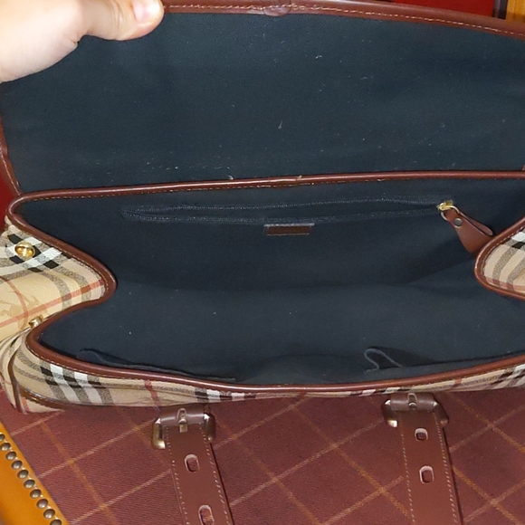 Burberry Shoulder Bag - Picture 6 of 9